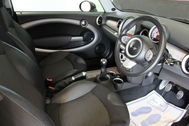 2007 MINI Hatch John Cooper Works 1.6 3d image 8