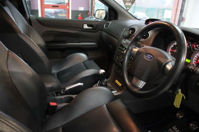 2007 Ford Focus 2.5 ST-3 5d image 6