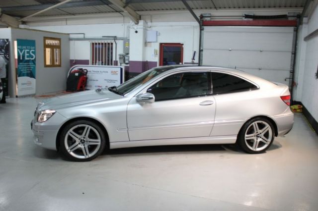 2008 Mercedes-Benz 2.5 CLC230 SPORT 3d image 3