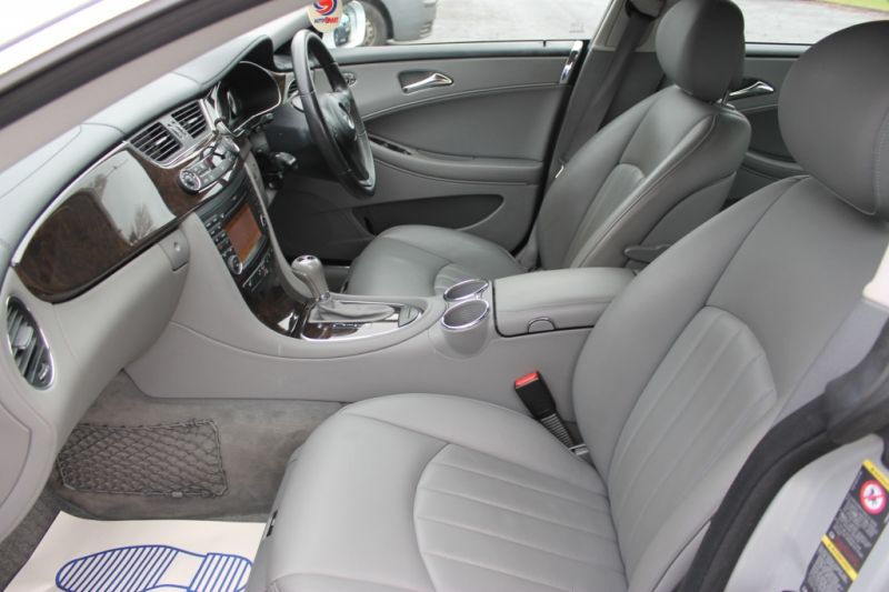 2008 Mercedes-Benz 3.0 CLS320 CDI 4dr image 6