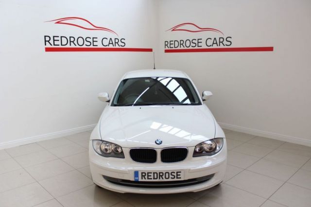 2011 BMW 1 Series 2.0 116I Sport 5d image 2
