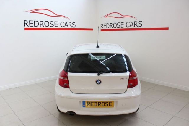 2011 BMW 1 Series 2.0 116I Sport 5d image 4