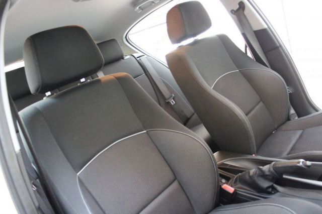 2011 BMW 1 Series 2.0 116I Sport 5d image 6