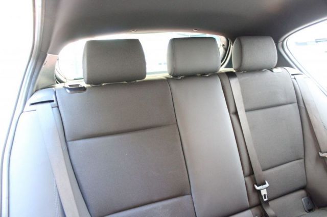 2010 BMW 1 Series 2.0 116D M Sport 5d image 8