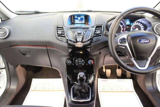 2015 Ford Fiesta 1.2 Zetec 5d image 7