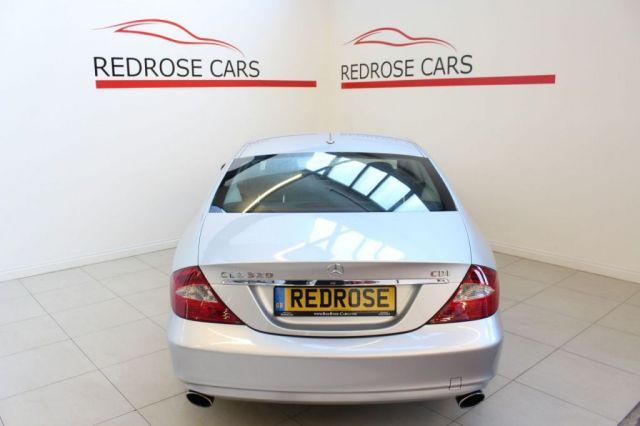 2007 Mercedes-Benz 3.0 CLS320 CDI 4d image 2