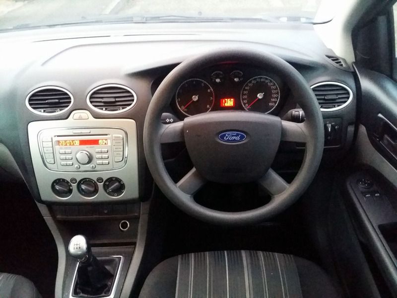 2009 Ford Focus 1.6 Studio 5dr image 7