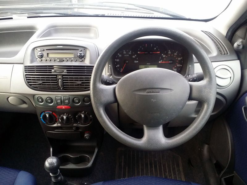 2004 Fiat Punto 1.2 16v Dynamic 5dr image 9