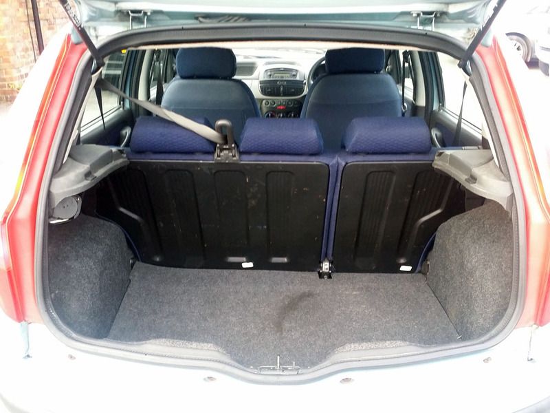 2004 Fiat Punto 1.2 16v Dynamic 5dr image 10