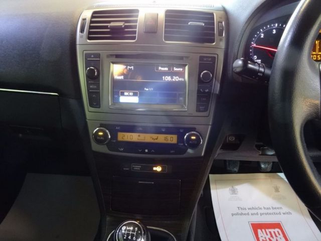 2012 Toyota Avensis 2.0 T4 D-4D 5d image 8