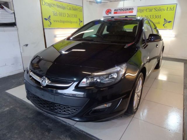 2012 Vauxhall Astra 1.4 5d image 2