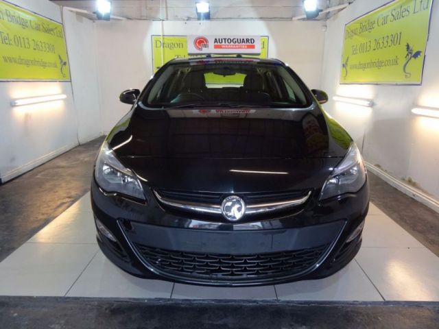 2012 Vauxhall Astra 1.4 5d image 3