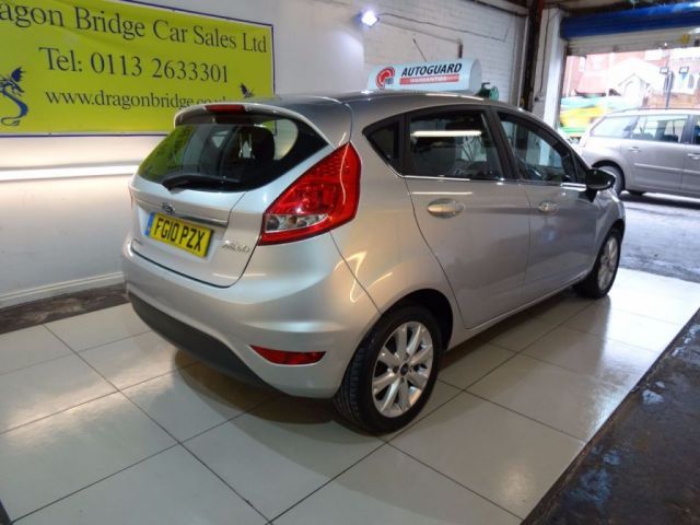2010 Ford Fiesta 1.2 Zetec 5d image 4