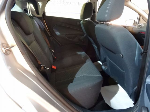 2010 Ford Fiesta 1.2 Zetec 5d image 7