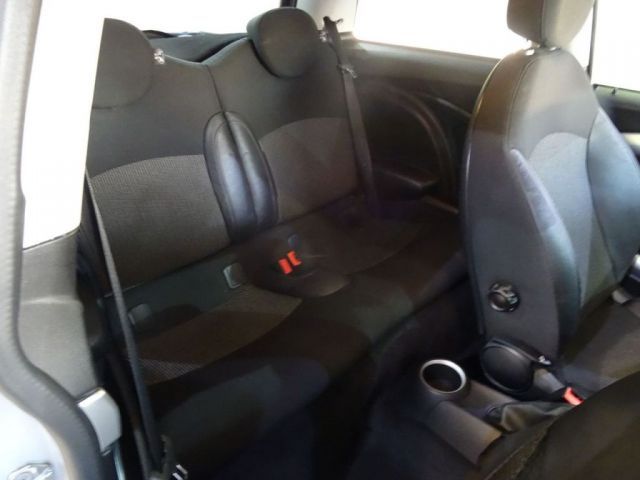 2009 MINI Hatch Cooper D 1.6 3d image 9