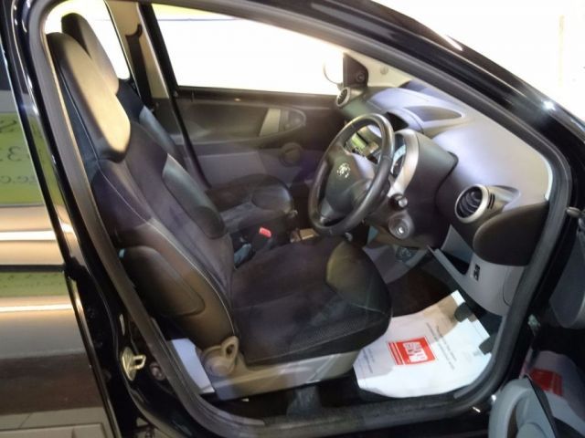 2010 Toyota Aygo 1.0 VVT-I MM 5d image 8