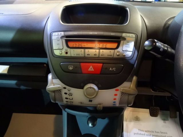 2010 Toyota Aygo 1.0 VVT-I MM 5d image 10