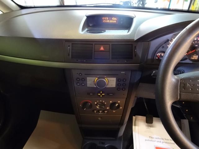 2006 Vauxhall Meriva 1.4 Life 16V 5d image 10