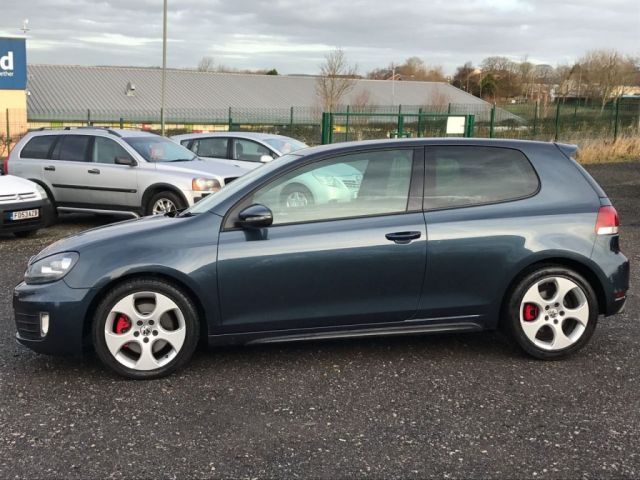 2010 Volkswagen Golf 2.0 GTI DSG 3d image 4