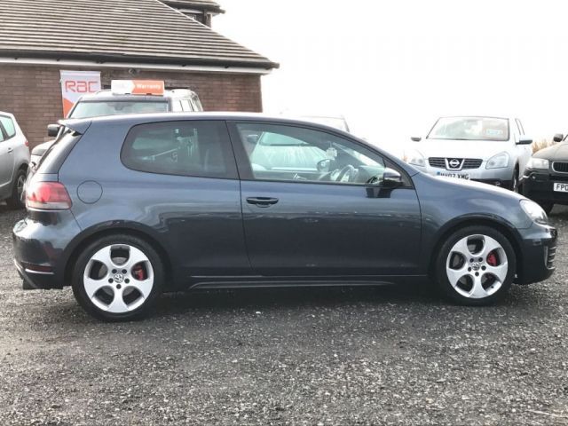 2010 Volkswagen Golf 2.0 GTI DSG 3d image 5