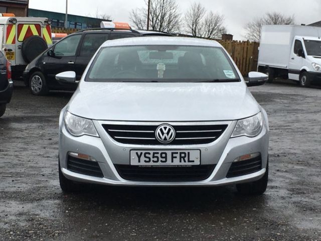 2010 Volkswagen CC 2.0 TDI 4d image 2