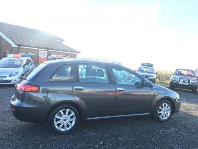 2006 Fiat Croma 1.9 JTD 8V 5d image 3