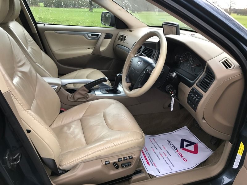 2005 Volvo XC70 D5 SE image 8