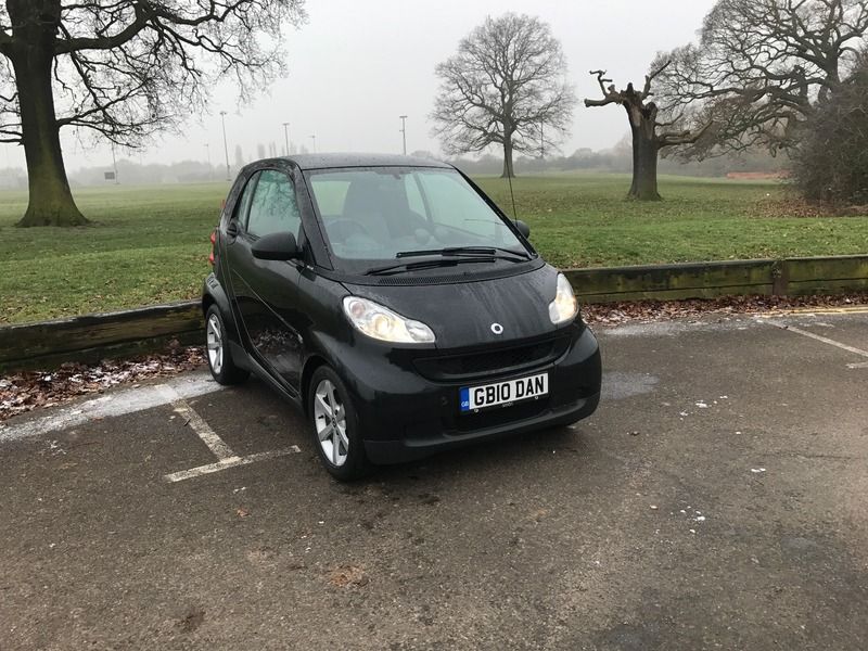 2010 Smart ForTwo 1.0 image 1
