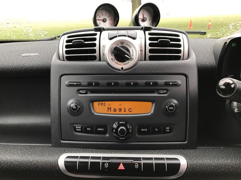 2010 Smart ForTwo 1.0 image 9