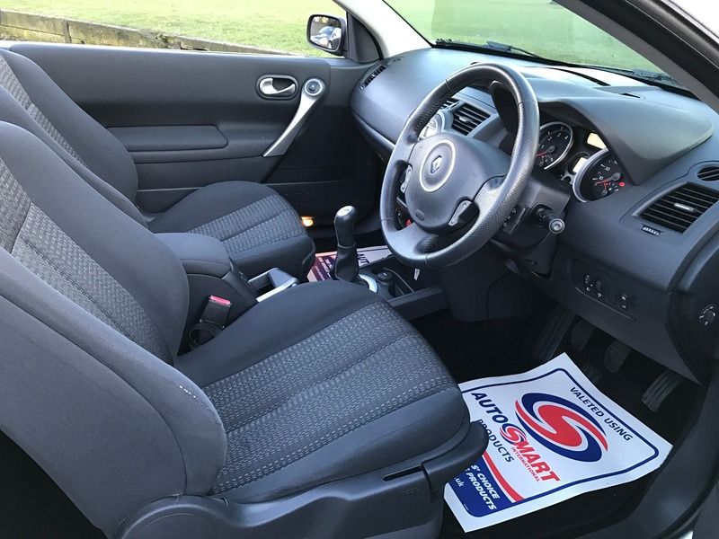 2008 Renault Megane 1.6 image 8