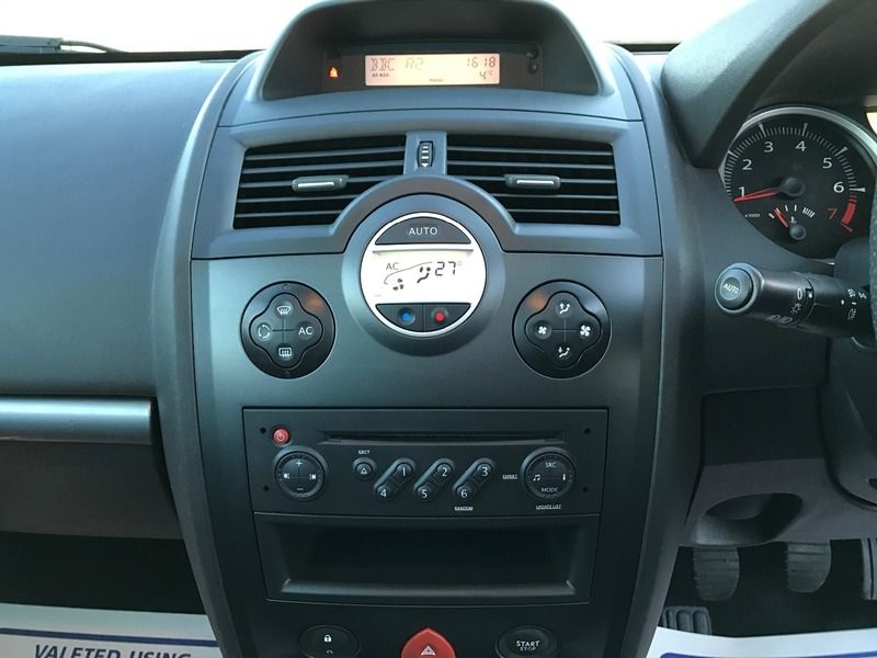 2008 Renault Megane 1.6 image 10