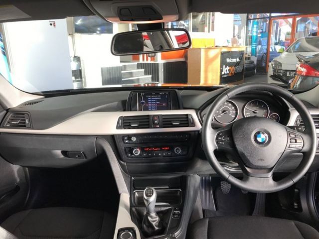 2013 BMW 3 Series 2.0 320D image 5