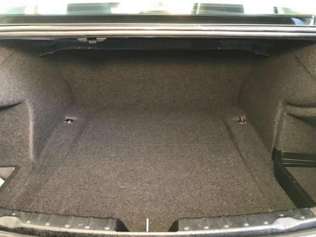 2013 BMW 3 Series 2.0 320D image 9