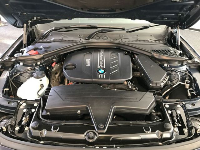 2013 BMW 3 Series 2.0 320D image 10