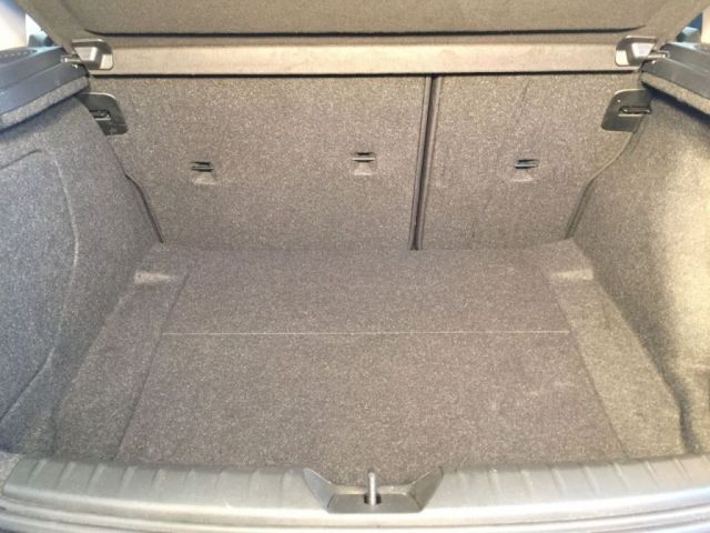 2012 BMW 1 Series 1.6 116D image 9