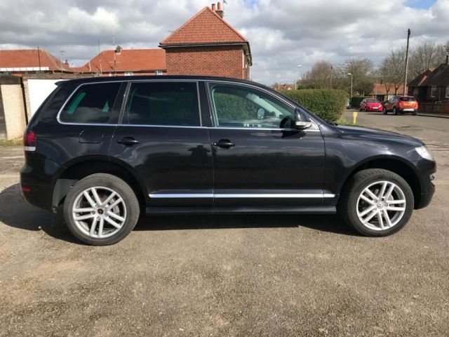 2007 Volkswagen Touareg 3.0 V6 image 1