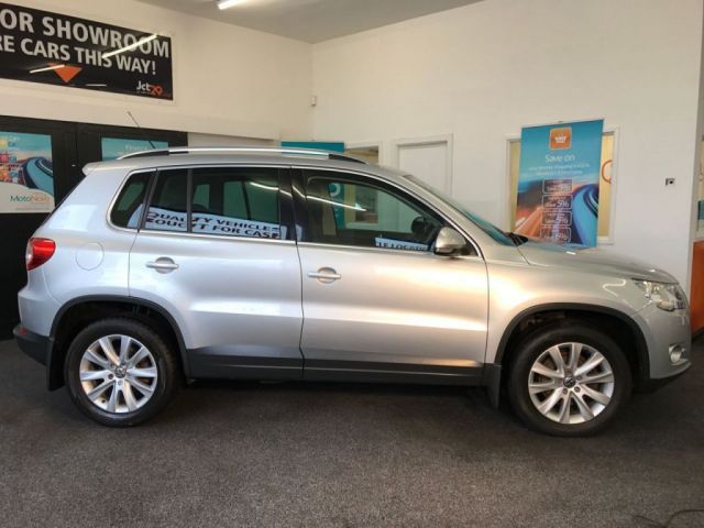 2008 Volkswagen Tiguan 2.0 SE TDI 5d image 1