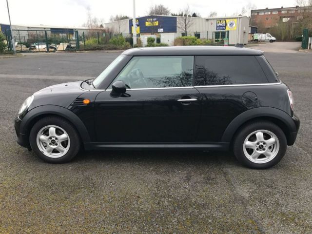 2011 MINI Hatch Cooper 1.6 image 3