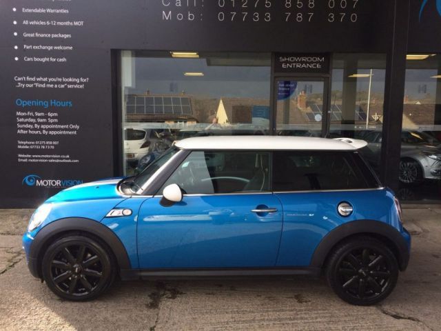 2009 MINI Hatch Cooper S 1.6 3d image 2