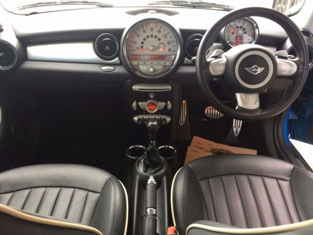 2009 MINI Hatch Cooper S 1.6 3d image 6