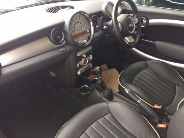 2009 MINI Hatch Cooper S 1.6 3d image 8