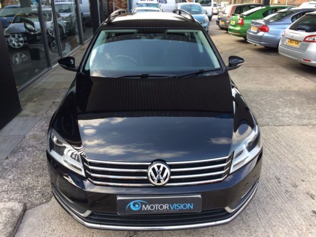2012 Volkswagen Passat 2.0 SE TDI 5d image 2