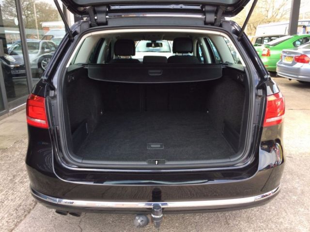 2012 Volkswagen Passat 2.0 SE TDI 5d image 5