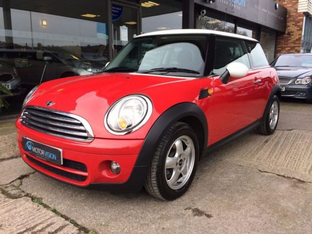 2009 MINI Hatch Cooper D 1.6 3d image 1