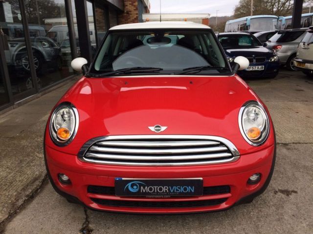 2009 MINI Hatch Cooper D 1.6 3d image 2