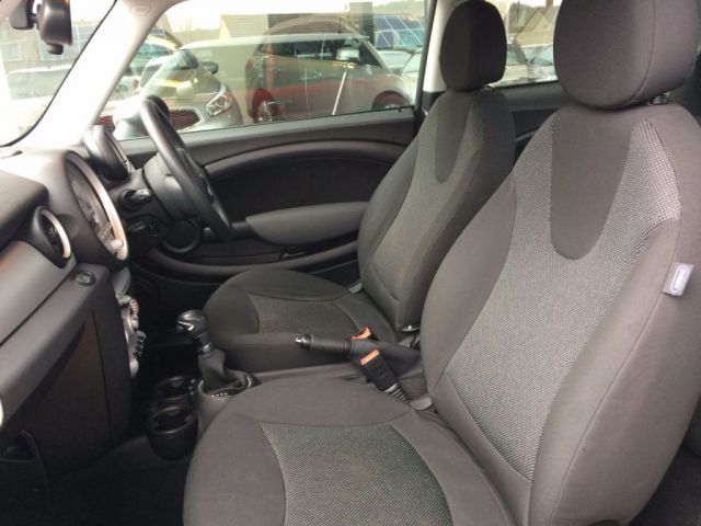 2009 MINI Hatch Cooper D 1.6 3d image 9