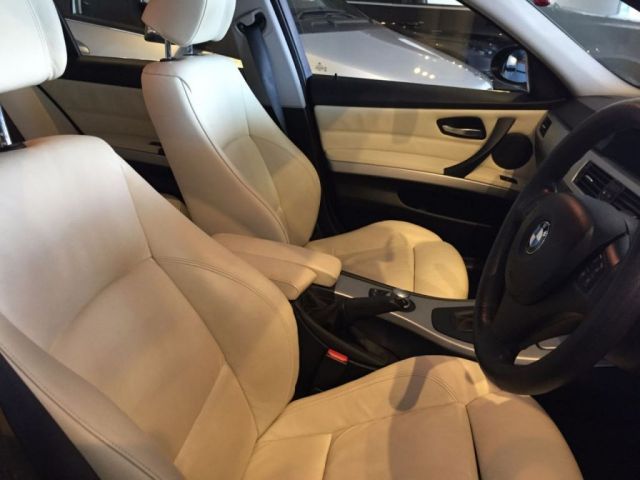 2005 BMW 3 Series 2.5 325I SE 4d image 7