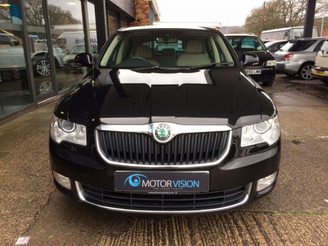 2008 Skoda Superb 2.0 TDI 5d image 2