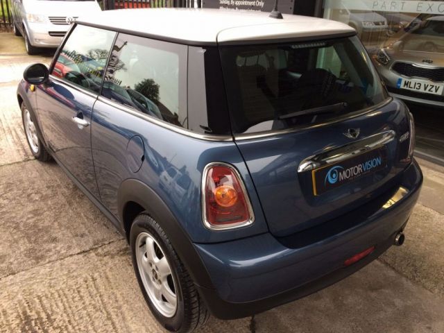 2009 MINI Hatch Cooper 1.6 3d image 3