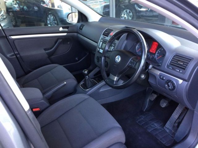 2008 Volkswagen Golf 1.9 S TDI 5d image 7
